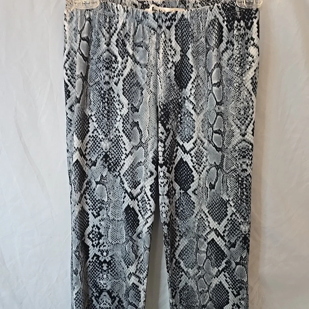 Three Bird Nest Python Bell Bottom Pants Womens Size S NWT Black Gray - Picture 2 of 12